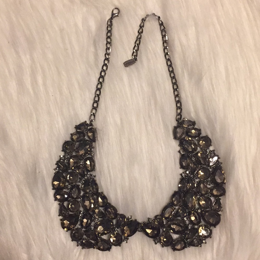 Collar necklace